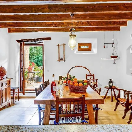 Vich - Oliva Villa Pollença