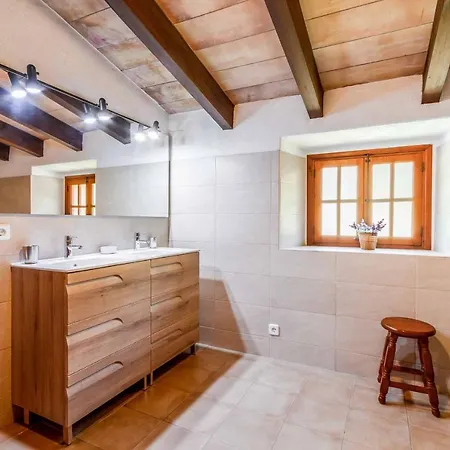 Vich - Oliva Villa Pollença